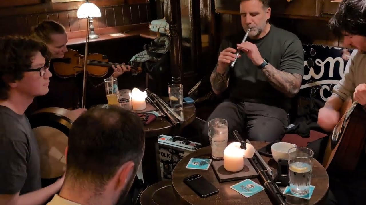 Candlelit trad session